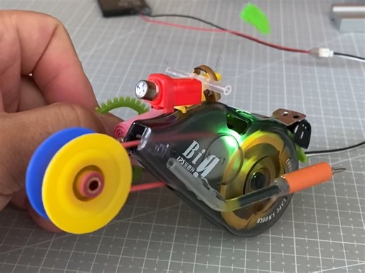 修正带的华丽变身，爆改机械风边三轮摩托车