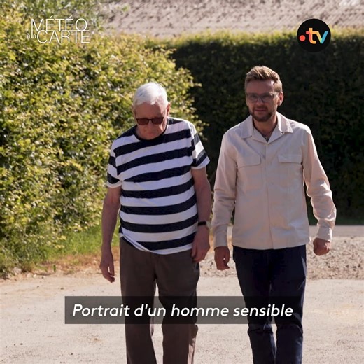 Vous nous avez manqué ! 💙 Plus que 3 jours avant notre retour… et on commence fort dès lundi ! Cap sur les Hauts-de-France pour une rencontre avec Jeanfi Janssens, l’humoriste qui cartonne sur scène et fait rayonner sa région avec un humour aussi solaire que sa “French Nordic Riviera” ! 🌞 📺 Rendez-vous lundi en direct dès 12h55 ! | Météo à la carte