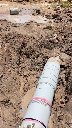 PLUMBERUSS on Instagram: "PVC pipe repair. This is a 100mm Expanda joint with a 100mm dual direction coupling. Both can be purchased from any plumbing supplies in Australia. #plumber #plumberlife #serviceplumber"