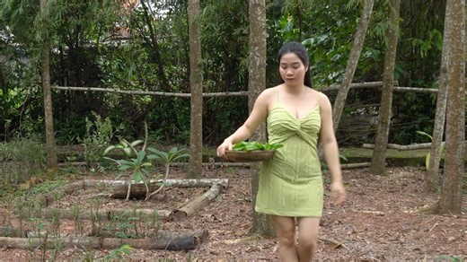 Alida made the beef stir-fried noodles with a combination of cabbage leaves and