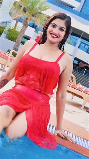 Pool Side Vibes 😍🔥 | Stunning Summer Look Caught on Camera!