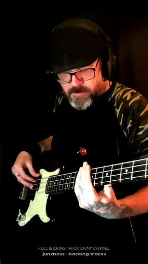 Funk Bass 𝄢🎸 Backing Track Playthrough (Funk Bass Jam Track) #bass
