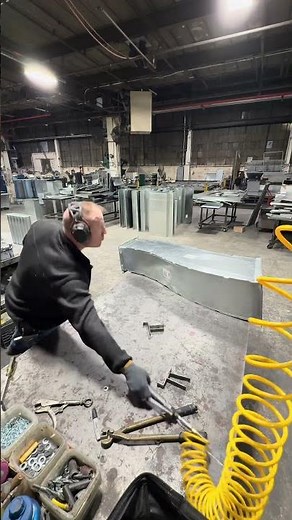 Double offset ogee ductwork fabrication #sheetmetal #ductwork #tinknocker