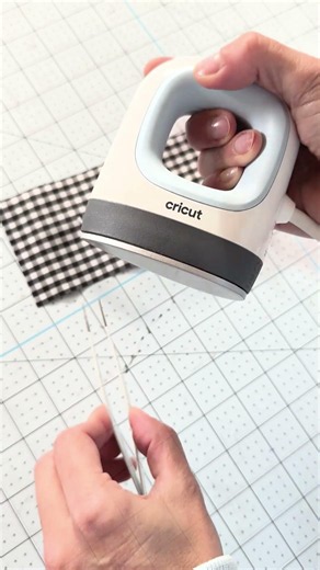 HTV / Iron-On entfernen statt neu machen I einfacher Cricut Tipp 🔥