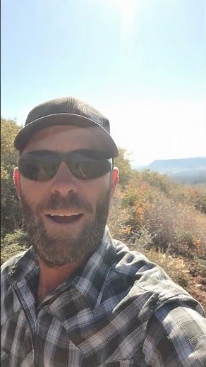 Deer Hunter in trouble. #steep