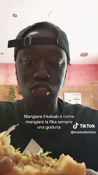 Mangiare il Kebab: Una Goduria Italiana