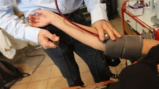 DECRYPTAGE. Trop de médecins en France d'ici 2040 ? L'alerte de l'Ordre des médecins qui interpelle à l'heure des déserts médicaux