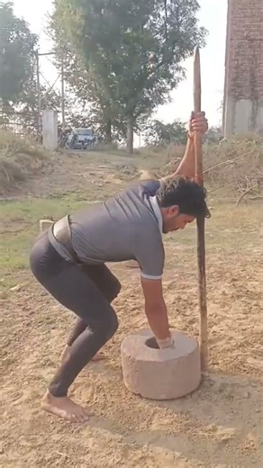 60 KG Stone Lift With One Hand | Real Strength Challenge 🔥 #liftchallenge #onehandlift #ytshorts