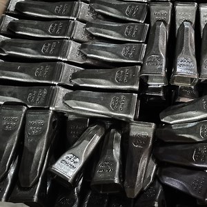 [Hot Item] Excavator Parts Bucket Tooth Adaptor and Forged Bucket Teeth Bucket Tooth PC60