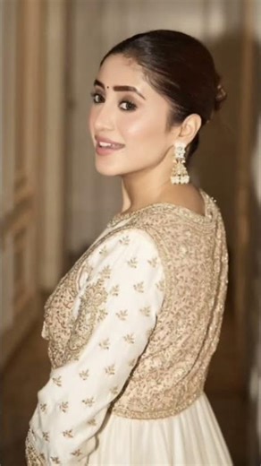 princess 😍❤️#shivangijoshi #whitedresses