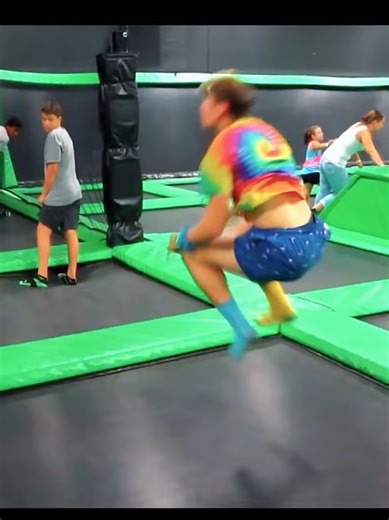 Hilarious Trampoline Fails and Funniest Moments