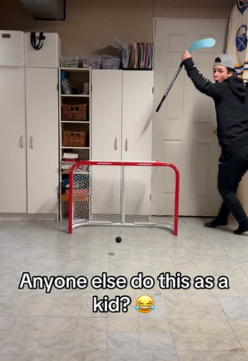 Playing mini sticks alone be like… 😂💔 #foryou #foryoupage #xyzcba #hockey #nhl #ministicks
