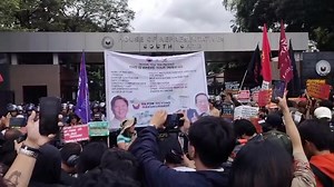 KILOS- PROTESTA SA BATASAN Magsasagawa ng protesta sa harap ng Batasan ang mga miyembro ng Bagong Alyansang Makabayan upang kondenahin ang umano'y papel ng Department of Public Works and Highways (DPWH) sa maanomalyang flood control projects at korapsyon sa infrastructure program ng gobyerno. 📽️: Lito Cunanan / Teddy Balanza | News5