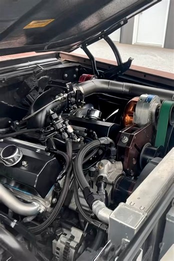 #frontendfriday A little bit of history with our friends Da Shawp’s ProCharged Acadian!!🔥 The Acadian was Canada’s own take on the Chevy Nova! Produced by Pontiac dealers from 1962 to 1971, the Acadian was GM Canada’s solution to offering a compact car without stepping on Chevrolet’s toes. Built on the same platform as the Chevy II and Nova, the Acadian had unique badging and trim, making it a rare sight today, especially south of the border! Even more so one that’s got a Chevy small block rock