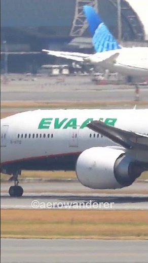 EVA AIR B777-300ER takeoff at Bangkok Airport #shorts #aviation #plane #b777 #takeoff #bangkok