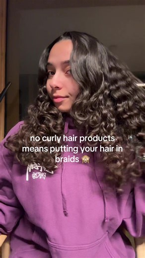 And having the top of your hair flat lol 😭 #curls