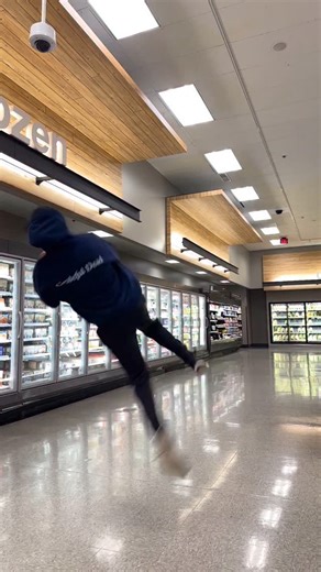 Lucid703 on Instagram: "I’M BACK 🚀🚀 . . #flips #acro #acrobat #backflip #frontflip #sideflip #flipping #trickshot #trick #viral #parkour #breakdance #flip #acrobatflips #gymnast #gymnastics #tricking #sideflips #movementculture #movement #backflips #parkourfreerun #handstand"