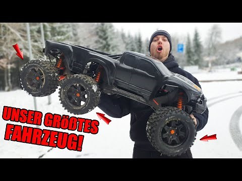 Wir VERWANDELN 2 riesige RC AUTOS in einen GIGANTISCHEN 6x6 MONSTER TRUCK und DRIFTEN im SCHNEE!