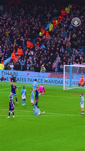 Donnarumma is a keeper 🇮🇹 #football #donnaruma #mancity #premierleague #save #shorts #italy
