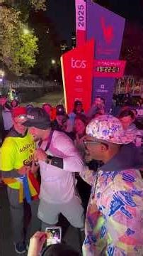 Cheers as Runner With Prosthetic Legs Is Final Finisher in NYC Marathon