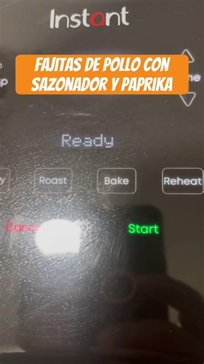 Fajitas de pechuga de pollo cocinadas en la air fryer a 350 grados por 20 minutos (10 por cada lado)