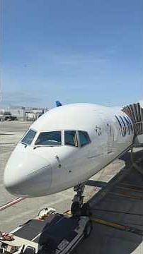 Aboard the United Airline B757-300 "The Flying Pencil"