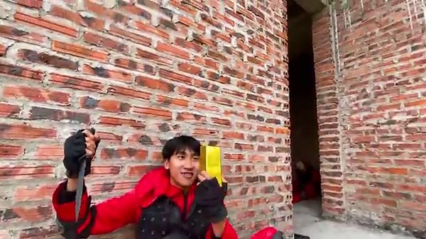 PARKOUR VS MONEY HEIST: Bad guys & robbers raid police station for treasure | Epic POV