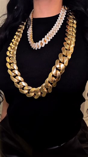 @rosey_j on Instagram: "Can you guess how many grams I have on?"