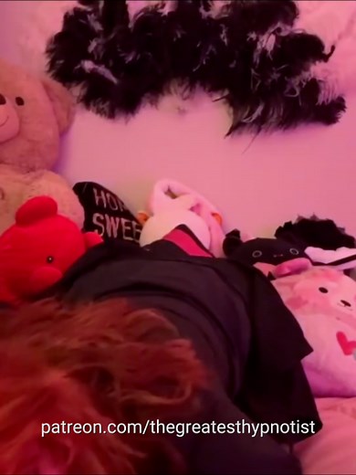 In this video I have my lovely volunteer Audrey feel her body become limp #hypnotic #hypnosis #girlhypnotized #hypnotist #mindmelt #mindblank #mindless #hypnose #hypnotiseur #hypnotized #trance #eyerolls #hypnotize #hypno