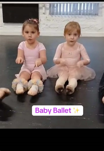 Practicing good toes and naughty toes at Baby Ballet class, little dancers in the making 🩰 #babyballet #babyballerina #balletpractice #danceschoolliverpool #childrensdanceclasses