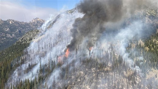 2 wildfires close 51-mile stretch of North Cascades Highway