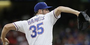 Moreland's 2 HRs back Hamels in Rangers W