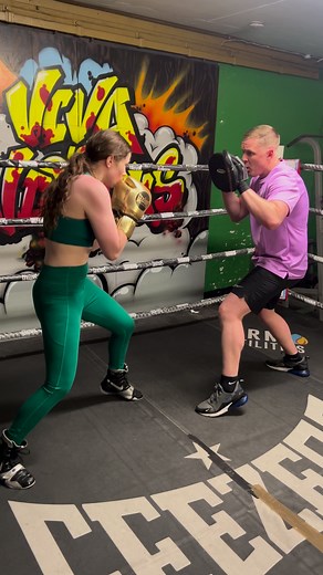 SOLID PUNCHING 👊🏻🪨🥊- @amy_timlin_boxing -#boxing #champion #boxingcoach #boxingtrainer #boxingtraining #boxinglife #boxingislife #boxinglifestyle #noboxingnolife #boxeo #boxeoespañol #boxeoprofesional #boxeoamateur #boxeoargentino #boxeocubano #boxeorecreativo #boxeomexicano #boxingeverywhere#speed#needforspeed #boxinggym #hardworkpaysoff | Kieran Farrell