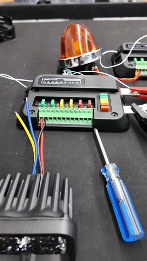 🎥 Alpha Six Switch – Real World Range Test We took the Alpha Six Switch outside the shop to see how far the RF remote would go. Every 25 feet we turned on another light… and kept walking. 150 feet later (that’s about 45 meters), standing across the street, the lights were still responding 🔥 No apps, no Bluetooth, no signal drops — just pure RF reliability. That’s what happens when you keep it simple and build it right. Rugged. Robust. Reliable. The Alpha Six Switch — for people who want their 