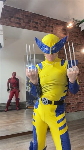 Hello it’s me #deadpool #funnyvideo #mirror #dance #wolverine