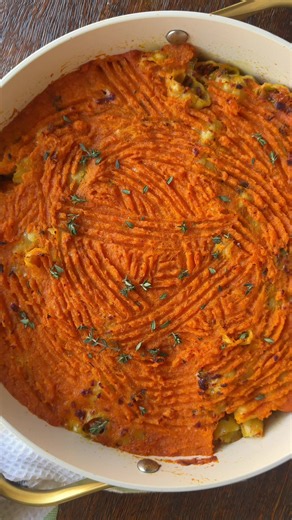 It can be hard to find new and interesting recipes when we’re fasting. I downloaded the Fry's Well Seasoned Cookbook and honestly, there are so many good recipes in there, I didn't know which one to try first. I decided on Simi's Mince Casserole, and it did not disappoint. It's packed with veggies, but the best part is that the kids probably won't even realise how much goodness is hidden in there. It's made with Fry's mince and topped with the most delicious buttery baked sweet potato and butter