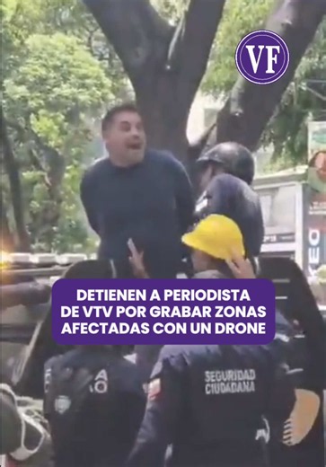 RETIENEN POR VARIAS HORAS A PERIODISTA OFICIALISTA 🚔🔴 El periodista Luis Hugas, trabajador de Venezolana de Televisión (VTV), fue detenido en el municipio Chacao luego de realizar grabaciones con un dron en zonas afectadas por el reciente sismo, según informó el periodista de sucesos Román Camacho. De acuerdo con Camacho, Hugas había estado realizando recorridos con su equipo aéreo durante los últimos días en distintas áreas impactadas por el terremoto, siendo su última operación en las inmedi