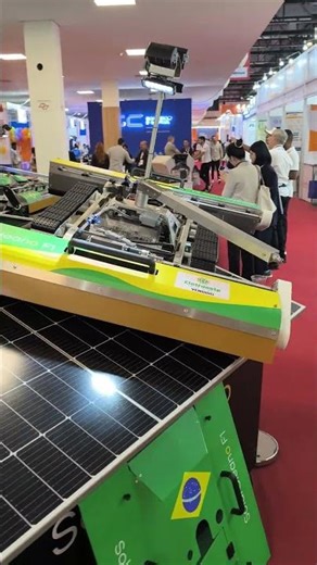 Solar panel cleaning with a robot 🤖