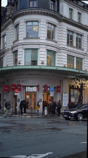 Fruttini on Instagram: "Notre adresse Rive Gauche. Rue Saint-Placide, à deux pas du Bon Marché, la boutique vous accueille pour une pause fraîche et gourmande. Our Left Bank address. On rue Saint-Placide, just steps away from Le Bon Marché. 📸 @iamiloomood En boutique & à emporter Livraison dans toute la France #fruttini"