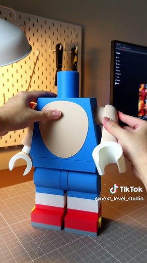 The SEGA icon Sonic is ready to speed onto your display shelf! #lego #sonic #games #toys #3dprinting