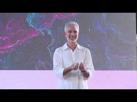 Ayahuasca: a ciência aprende com a sabedoria indígena e a natureza | Draulio Araujo | TEDxAmazônia