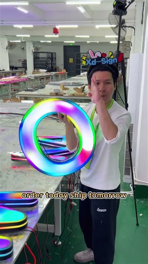 Create a stunning sign to decorate the entrance of your shop.#ledlight #signagemarking #lightbox