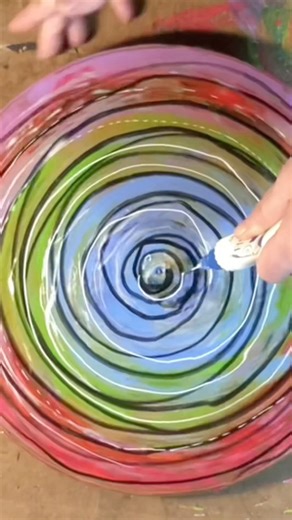 Spiral Upcycle #paint #artisticchannel #artandcraft #recycledart #painting #artist #artinspiration