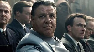 Russell Crowe luce irreconocible en su nueva película donde interpreta a un polémico personaje