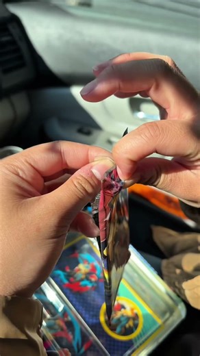 OPENING A POKEMON LUNCHBOX 😮 #pokemon