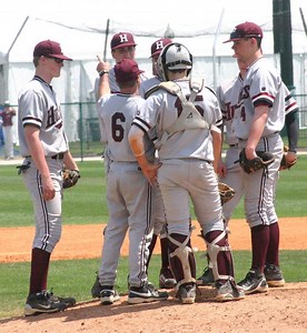 Beckett Starts Strong For Huskies