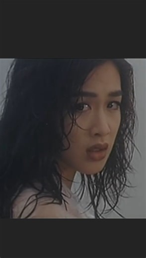 片段輯錄：1994年香港電影《人魚傳說》（英語：Mermaid Got Married） 019 #香港電影 #青春愛情 #奇幻浪漫 #人魚傳說 導演 #羅文 編劇 #張祖兒 主演 #鄭伊健 #鍾麗緹 #金城武 #麥家琪 #鄭則士 #苑瓊丹 #羅雪玲 #陳國新 #安德尊 #馮蔚衡 #高翰文 特別客串 #劉兆銘 #查傳誼 By @畫.影.字.說 @mylifemyfilmmykey 如喜歡以上剪輯片段，歡迎閣下Comment Like Share同埋follow我嘅IG、Facebook、Threads https://www.facebook.com/MylifeMyfilmMyKey https://www.instagram.com/MylifeMyfilmMyKey https://www.threads.com/@mylifemyfilmmykey?igshid=NTc4MTIwNjQ2YQ== | 畫影字說