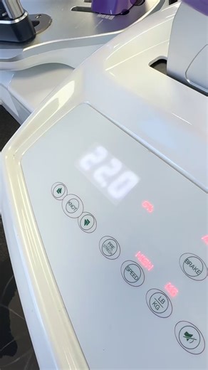 6.4K views · 77 reactions | Stringers, rate this machine out of 10 ✨ #head #string #tennis #racket | Tennis Warehouse Europe | Facebook