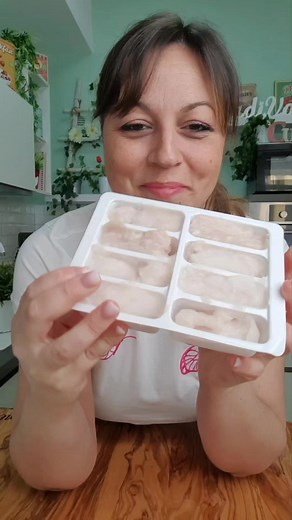 BUONISSIME E FACILISSIME LE CROCCHETTE DI PESCE E PATATE 😍 VENGONO CROCCANTISSIME GRAZIE ALLA SUPER PANATURA 💯 IDEA VELOCE E GUSTOSA PER PRANZO E CENA 😋 SONO TROPPO BUONE ✅️ SALVA SUBITO LA RICETTA PER NON PERDERLA!✅️ 🥰LASCIAMI UN SALUTO👋 MI FAREBBE DAVVERO PIACERE❤️ GRAZIE DI ❤️ Ingredienti per 4 persone Per l’impasto delle crocchette 300 g filetti di nasello sugerlati (vanno bene anche quelli merluzzo) 4 patate 1 uovo 2 cucchiai pangrattato (anche 3 se occorre) q.b. prezzemolo (tritato) q