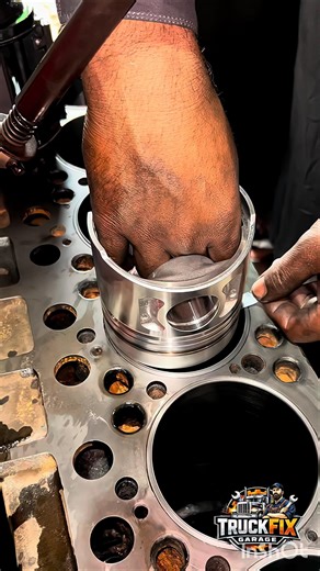 How Pro Mechanics Check Piston Clearance #truck #engine #cylinder #pistons #mechanic #skills #viral